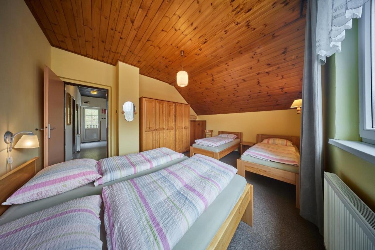 Apartman Svoboda Svoboda nad Upou Luaran gambar